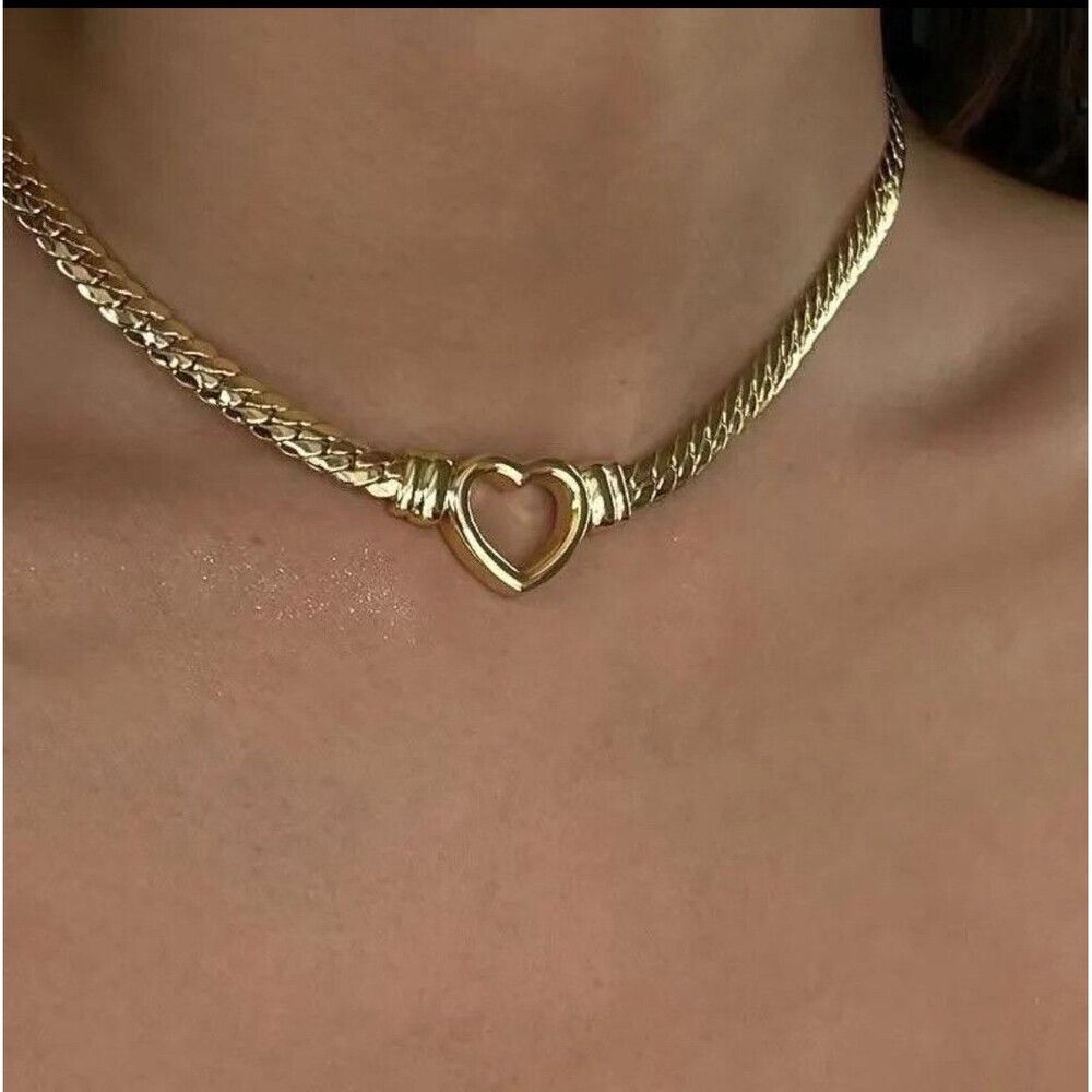 gold heart necklace